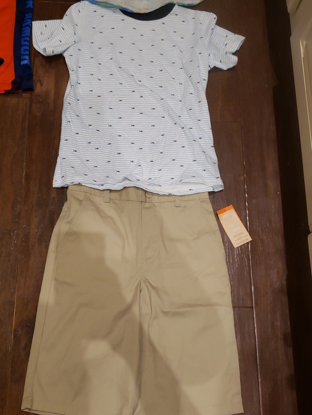Under Armour Men's Tan Flat-Front Casual Shorts